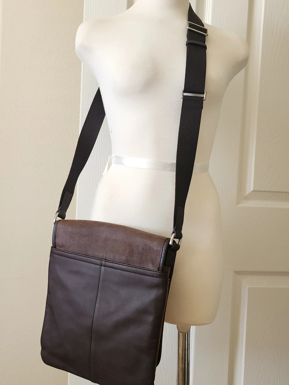 COACH VINTAGE FLAP MENS CROSSBODY BROWN DISTRESSED LEATHER F70923 - Picture 5 of 10